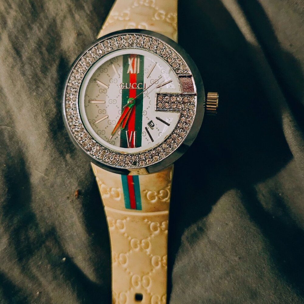 Authentic Gucci Diamond Bezel Watch SELLING AS IS
